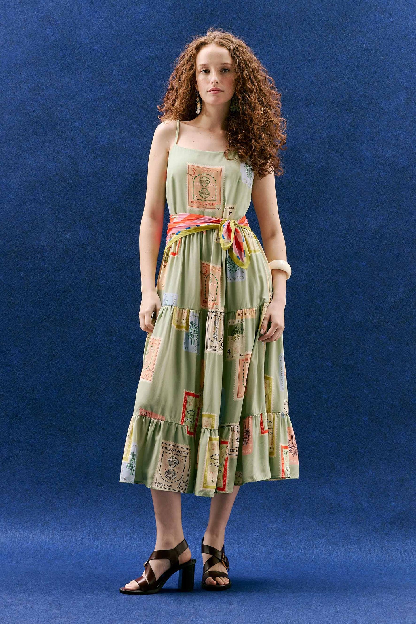 Vestido Babado Midi Selos