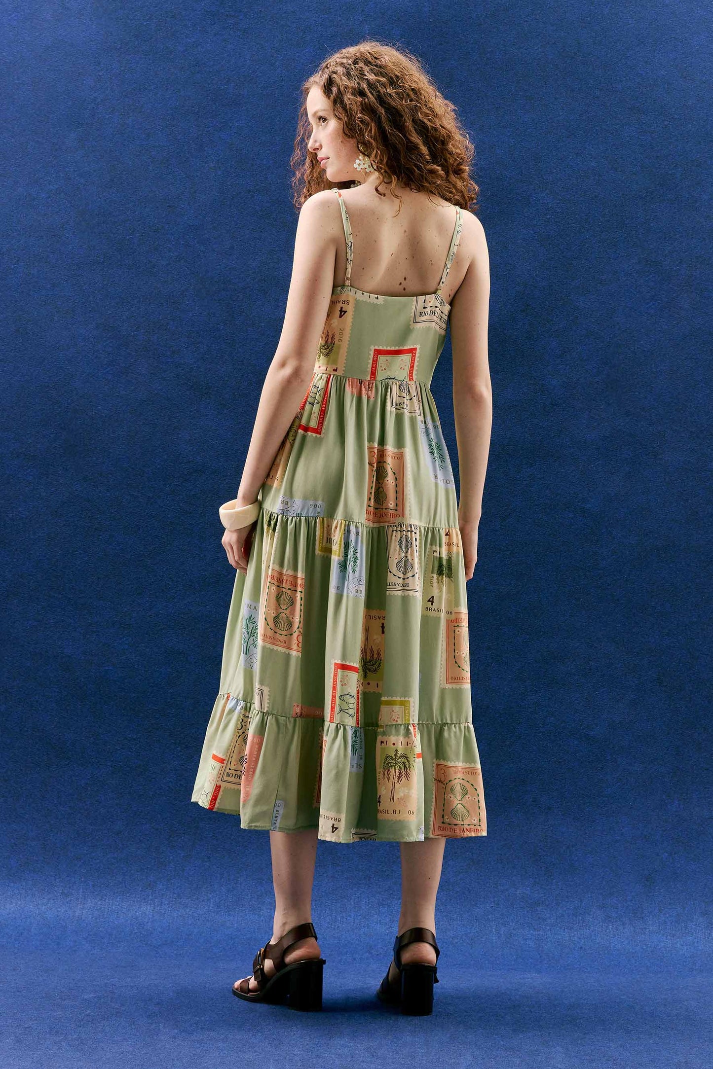 Vestido Babado Midi Selos