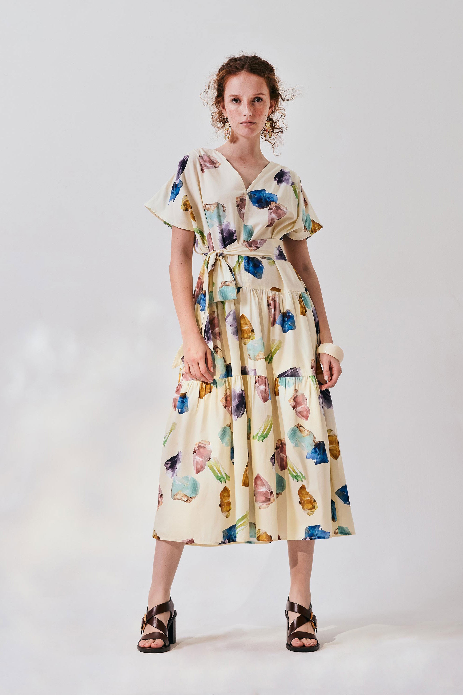 Vestido Midi Fluido | Estampa Mística de Cristais – Benta Studio