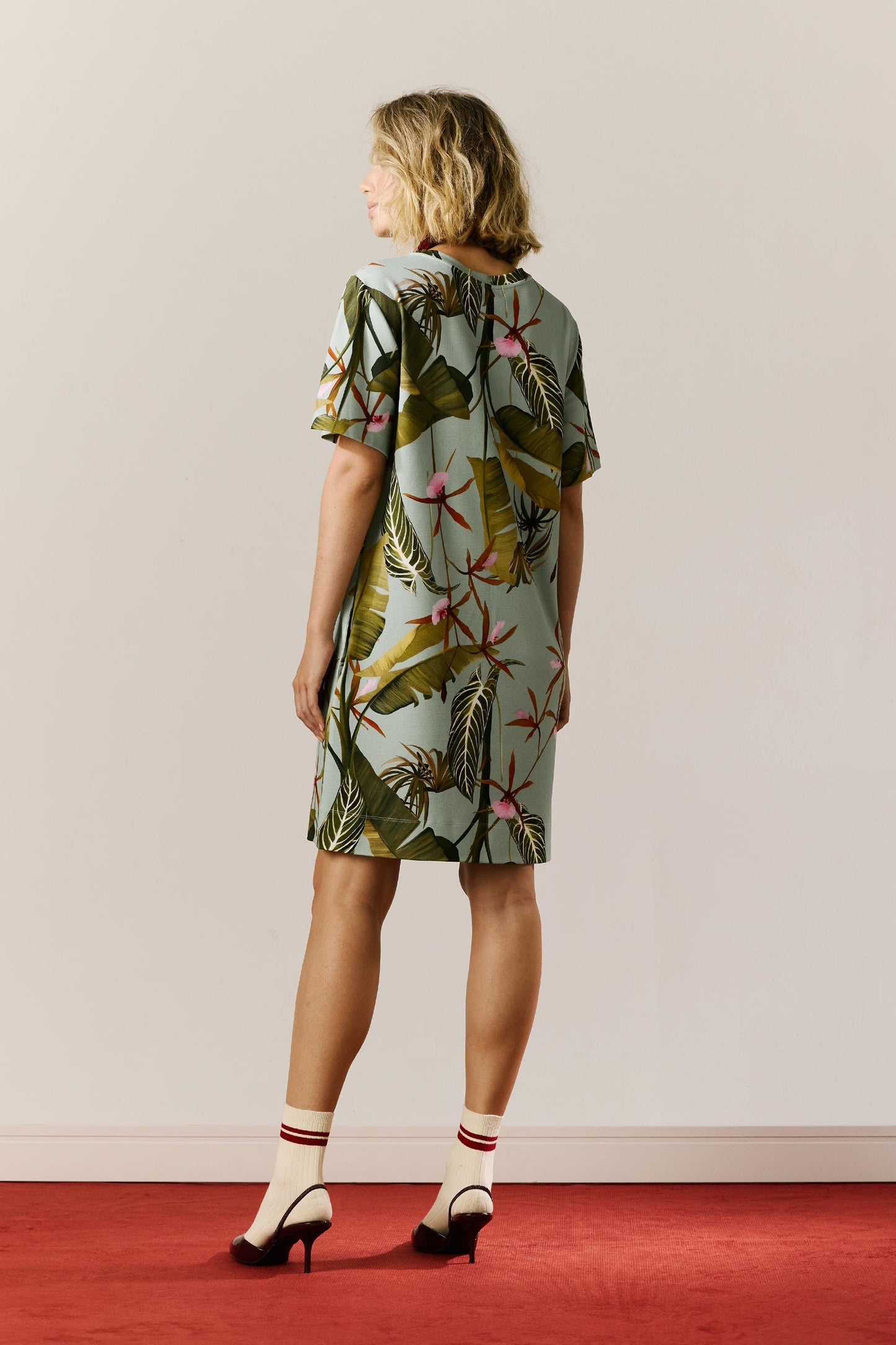 Vestido T-Shirt Malha Floral do Hotel Azul