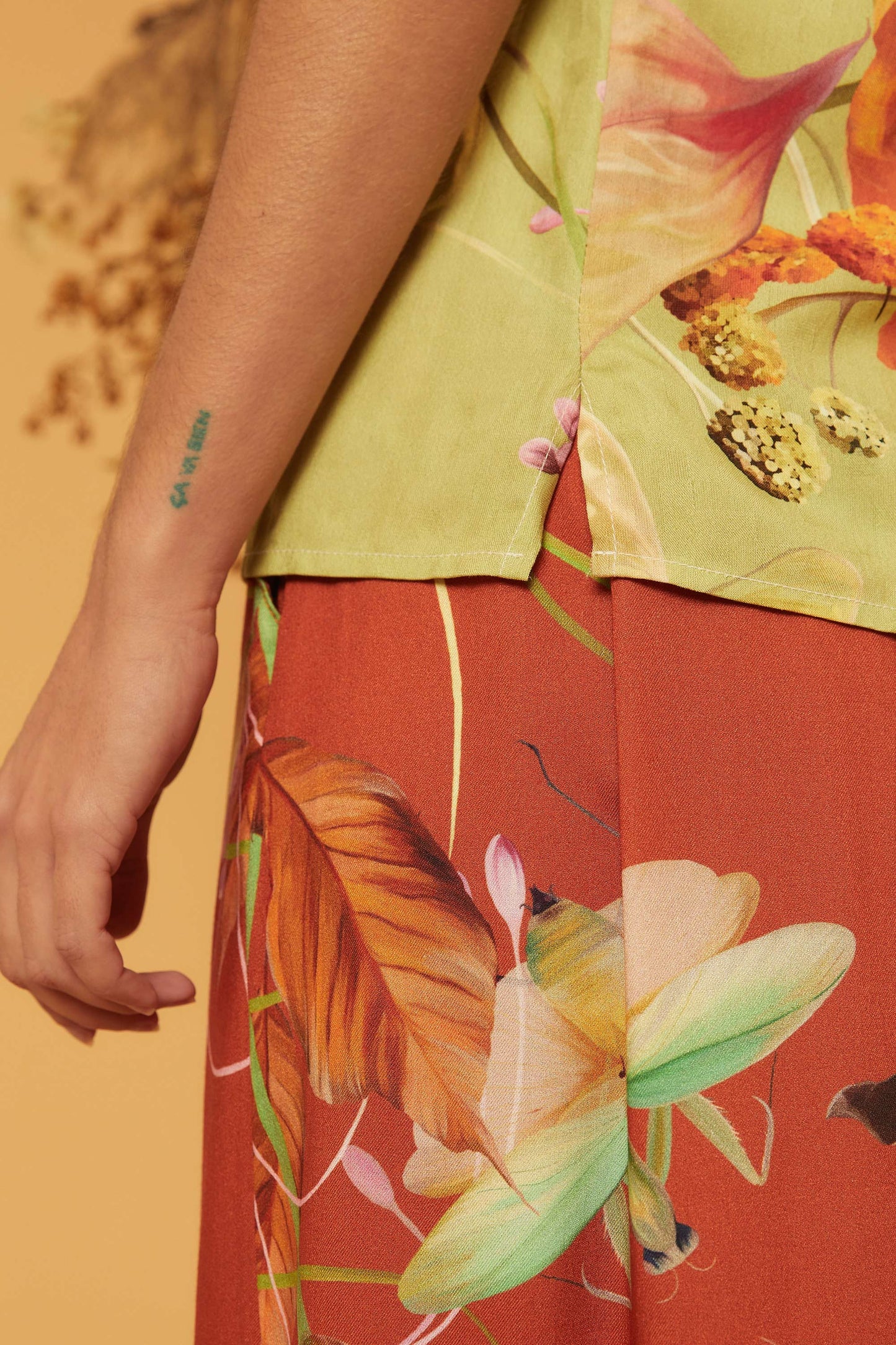 Blusa Ampla Floral Encantado Pistache
